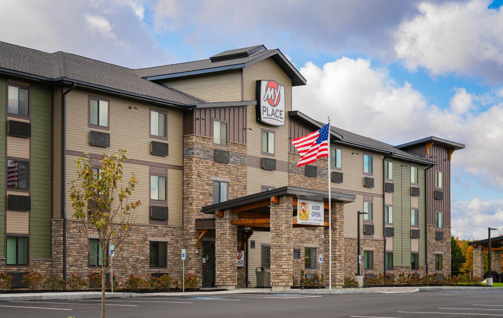 My Place Hotel-Randolph, Vt Exterior photo